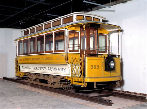 who invented the electric streetcar